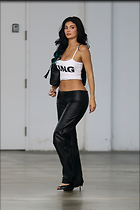 Celebrity Photo: Kylie Jenner
1559x2338 1,068 kb
Viewed 12 times
@BestEyeCandy.com