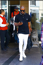 Celebrity Photo: Jamie Foxx
2133x3200 1,051 kb
Viewed 2 times
@BestEyeCandy.com