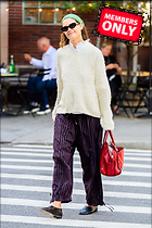 Celebrity Photo: Katie Holmes
2333x3500 3.1 mb
Viewed 1 time
@BestEyeCandy.com