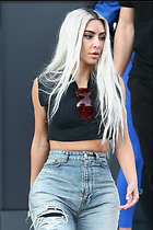 Celebrity Photo: Kimberly Kardashian
1280x1920 356 kb
Viewed 9 times
@BestEyeCandy.com