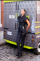 Celebrity Photo: Gigi Hadid
1365x2048 961 kb
Viewed 4 times
@BestEyeCandy.com