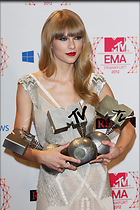 Celebrity Photo: Taylor Swift
1996x3000 781 kb
Viewed 3 times
@BestEyeCandy.com