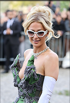 Celebrity Photo: Paris Hilton
7 Photos
Photoset #723102
@BestEyeCandy.com