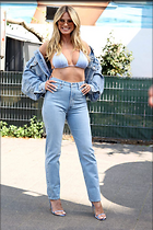 Celebrity Photo: Heidi Klum
667x1000 115 kb
Viewed 13 times
@BestEyeCandy.com