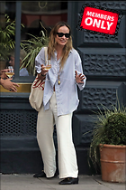 Celebrity Photo: Olivia Wilde
1758x2637 1.6 mb
Viewed 1 time
@BestEyeCandy.com