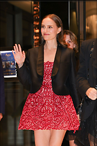 Celebrity Photo: Natalie Portman
1200x1800 261 kb
Viewed 11 times
@BestEyeCandy.com
