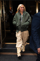 Celebrity Photo: Gwen Stefani
1414x2121 1.4 mb
Viewed 6 times
@BestEyeCandy.com