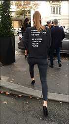 Barbara Palvin style and Fashion Inspiration Paris 09.29..20.2017
1200x2146 512 kb
Viewed 6 times
@BestEyeCandy.com