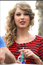 Celebrity Photo: Taylor Swift
2400x3600 1.2 mb
Viewed 6 times
@BestEyeCandy.com