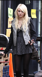 Celebrity Photo: Taylor Momsen
2280x4136 677 kb
Viewed 3 times
@BestEyeCandy.com