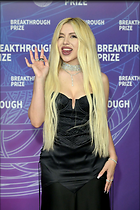 Celebrity Photo: Ava Max
7 Photos
Photoset #736040
@BestEyeCandy.com