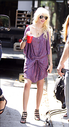 Celebrity Photo: Taylor Momsen
2496x4560 604 kb
Viewed 1 time
@BestEyeCandy.com