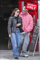 Celebrity Photo: Hailey Baldwin
1660x2490 1.7 mb
Viewed 0 times
@BestEyeCandy.com