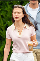 Celebrity Photo: Millie Bobby Brown
1136x1704 502 kb
Viewed 13 times
@BestEyeCandy.com