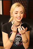 Celebrity Photo: Peyton Roi List
2483x3600 879 kb
Viewed 6 times
@BestEyeCandy.com