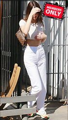 Kendall Jenner underboob suffers a wardrobe malfunction in West 3.11..20.2020
2400x4242 4.4 mb
Viewed 1 time
@BestEyeCandy.com