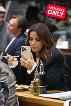 Celebrity Photo: Eva Longoria
2333x3500 3.3 mb
Viewed 1 time
@BestEyeCandy.com
