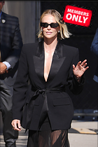 Celebrity Photo: Charlize Theron
2333x3499 1.7 mb
Viewed 0 times
@BestEyeCandy.com