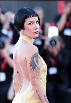 Celebrity Photo: Halsey
1365x1988 203 kb
Viewed 9 times
@BestEyeCandy.com