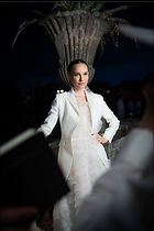 Celebrity Photo: Natalie Portman
1200x1800 124 kb
Viewed 16 times
@BestEyeCandy.com