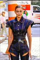 Celebrity Photo: Gigi Hadid
1200x1800 374 kb
Viewed 6 times
@BestEyeCandy.com
