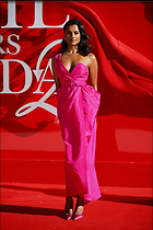 Celebrity Photo: Simone Ashley
19 Photos
Photoset #736127
@BestEyeCandy.com