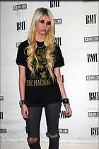 Celebrity Photo: Taylor Momsen
1950x2925 1.4 mb
Viewed 3 times
@BestEyeCandy.com