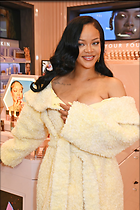 Celebrity Photo: Rihanna
1368x2048 937 kb
Viewed 2 times
@BestEyeCandy.com