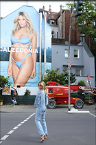 Celebrity Photo: Heidi Klum
1200x1800 345 kb
Viewed 14 times
@BestEyeCandy.com