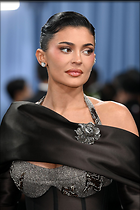 Celebrity Photo: Kylie Jenner
1200x1800 226 kb
Viewed 13 times
@BestEyeCandy.com