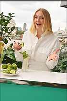 Celebrity Photo: Sophie Turner
1200x1800 239 kb
Viewed 15 times
@BestEyeCandy.com