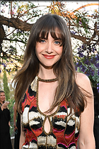 Celebrity Photo: Alison Brie
1280x1920 491 kb
Viewed 31 times
@BestEyeCandy.com
