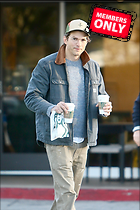 Celebrity Photo: Ashton Kutcher
1579x2368 1.7 mb
Viewed 0 times
@BestEyeCandy.com