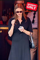Celebrity Photo: Karlie Kloss
2200x3300 2.0 mb
Viewed 0 times
@BestEyeCandy.com