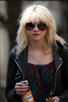 Celebrity Photo: Taylor Momsen
1417x2126 379 kb
Viewed 3 times
@BestEyeCandy.com