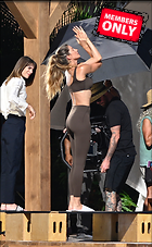 Celebrity Photo: Gisele Bundchen
1852x3000 1.7 mb
Viewed 0 times
@BestEyeCandy.com