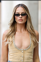 Celebrity Photo: Margot Robbie
1200x1799 252 kb
Viewed 15 times
@BestEyeCandy.com