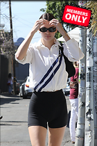 Kendall Jenner candids At Croft Alley restaurant in West 05.03..20.2020
2200x3300 2.2 mb
Viewed 1 time
@BestEyeCandy.com