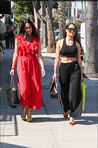 Brie Bella eXCLUSIVENikki and shoot scenes for Total Bellas in LA 14.10.2019 x57
2200x3300 872 kb
Viewed 5 times
@BestEyeCandy.com