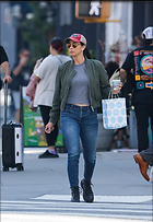 Celebrity Photo: Sarah Silverman
1200x1736 259 kb
Viewed 15 times
@BestEyeCandy.com