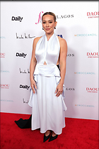 Celebrity Photo: Hilary Duff
7 Photos
Photoset #735940
@BestEyeCandy.com