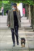 Lili Reinhart out with Her Dog in Vancouver 05-27-2021
15 Photos
Photoset #629103
@BestEyeCandy.com