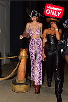 Celebrity Photo: Kendall Jenner
1899x2849 2.8 mb
Viewed 0 times
@BestEyeCandy.com