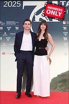 Celebrity Photo: Alison Brie
2730x4096 2.3 mb
Viewed 1 time
@BestEyeCandy.com