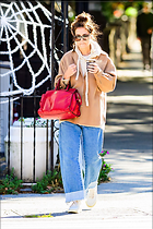 Celebrity Photo: Katie Holmes
2 Photos
Photoset #725555
@BestEyeCandy.com