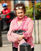 Celebrity Photo: Helena Bonham-Carter
27 Photos
Photoset #713832
@BestEyeCandy.com