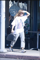 Celebrity Photo: Kristen Bell
1339x2009 1.1 mb
Viewed 7 times
@BestEyeCandy.com