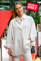 Celebrity Photo: Bar Refaeli
3325x4996 2.0 mb
Viewed 0 times
@BestEyeCandy.com