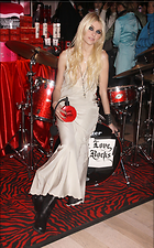 Celebrity Photo: Taylor Momsen
1950x3138 960 kb
Viewed 2 times
@BestEyeCandy.com