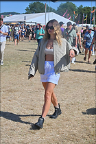 Celebrity Photo: Lily James
1200x1800 469 kb
Viewed 10 times
@BestEyeCandy.com